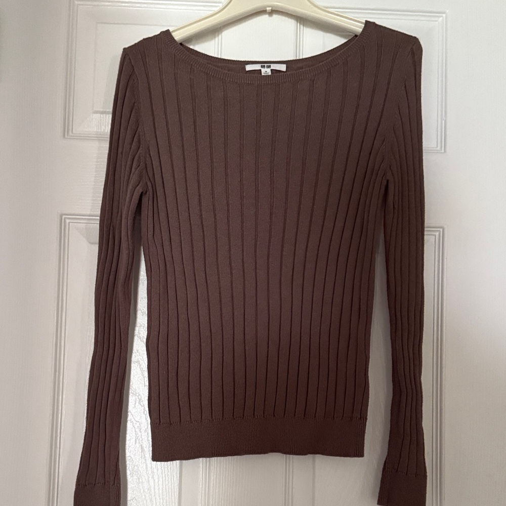 Uniqlo Women's Ribbed Crewneck Sweater in Brown